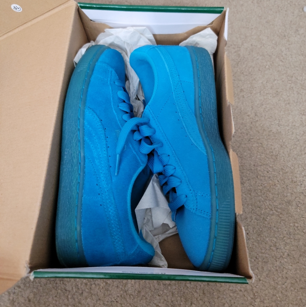 Sneakers
